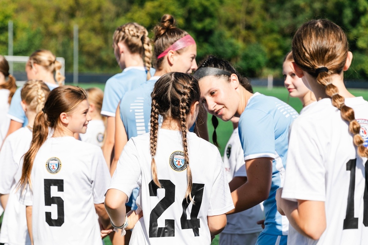 Young athletes training with SAU athletes